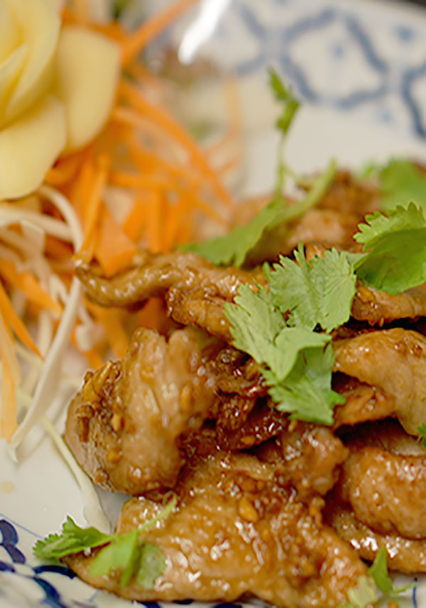 Boonnak pork with garlic