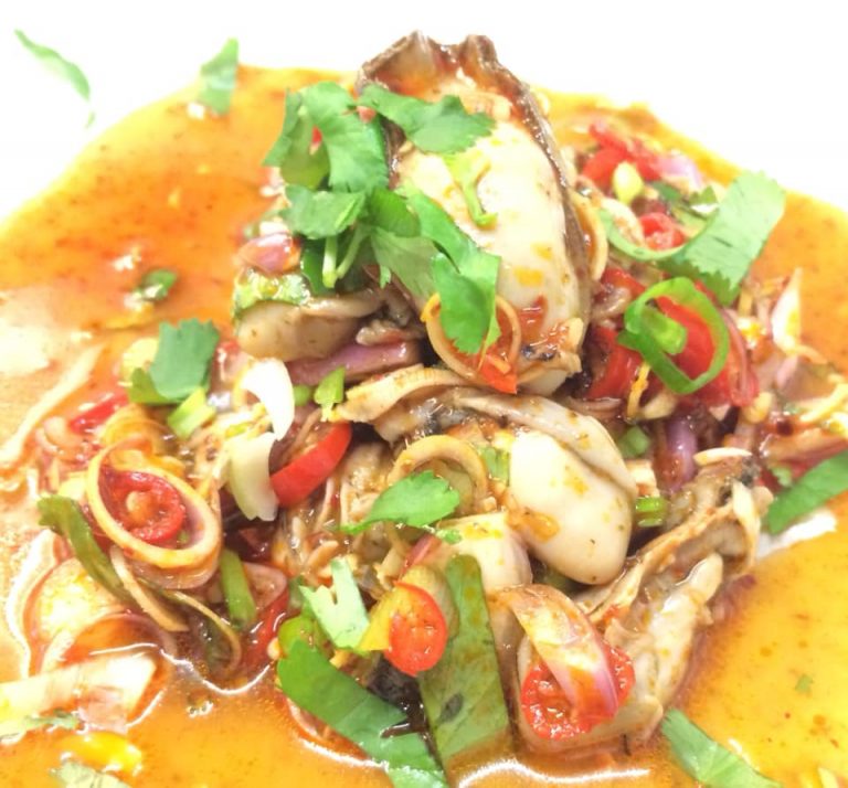 THAI SPICY OYSTER SALAD