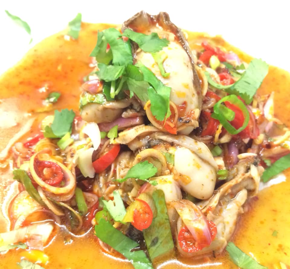 Thai spicy oyster salad 